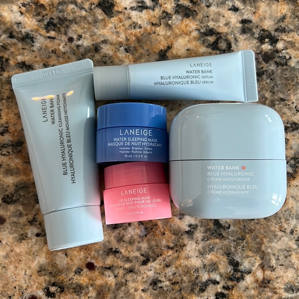 New Laneige best seller kit